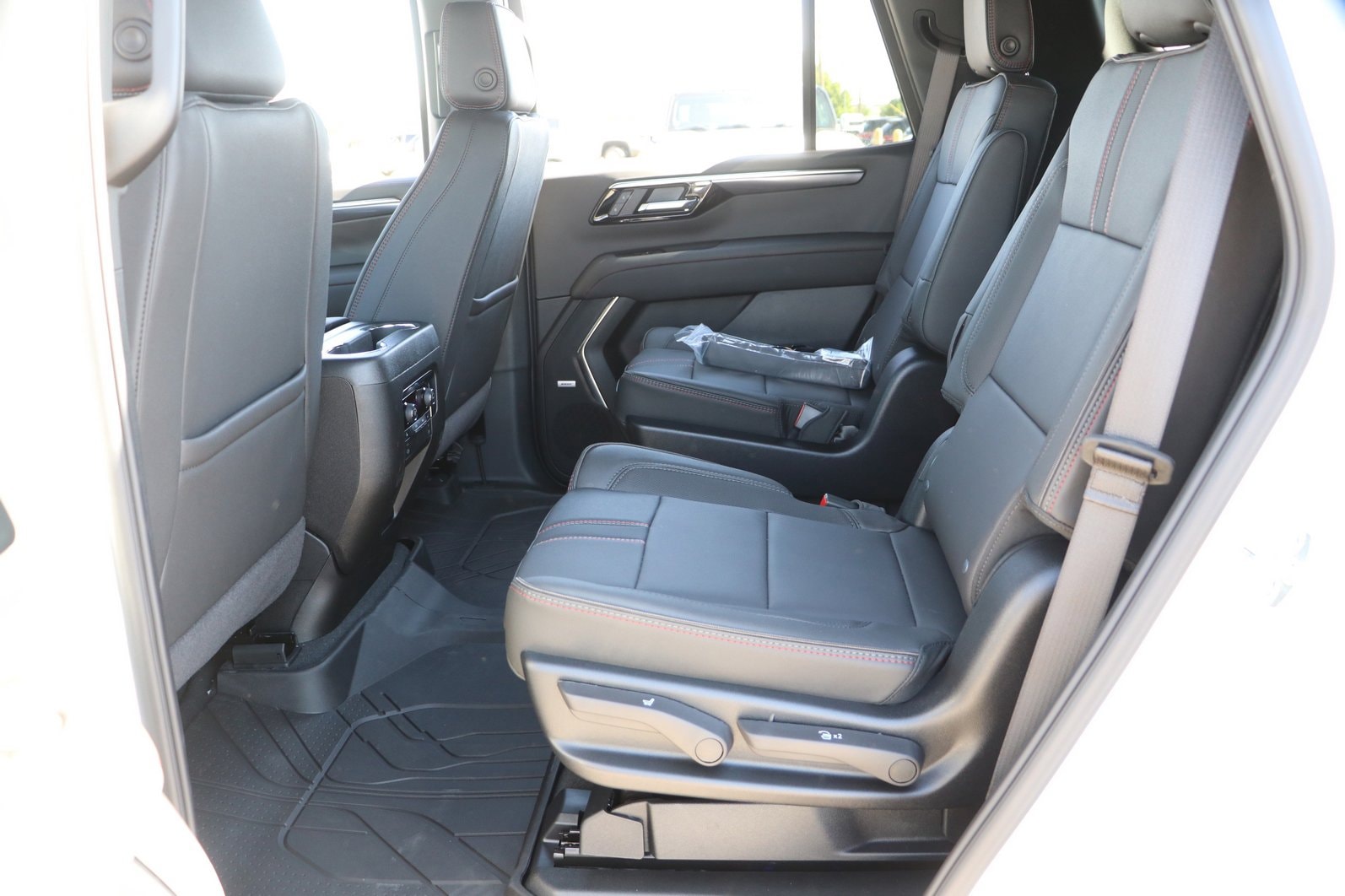 2026 Chevrolet Tahoe RST - Photo 31