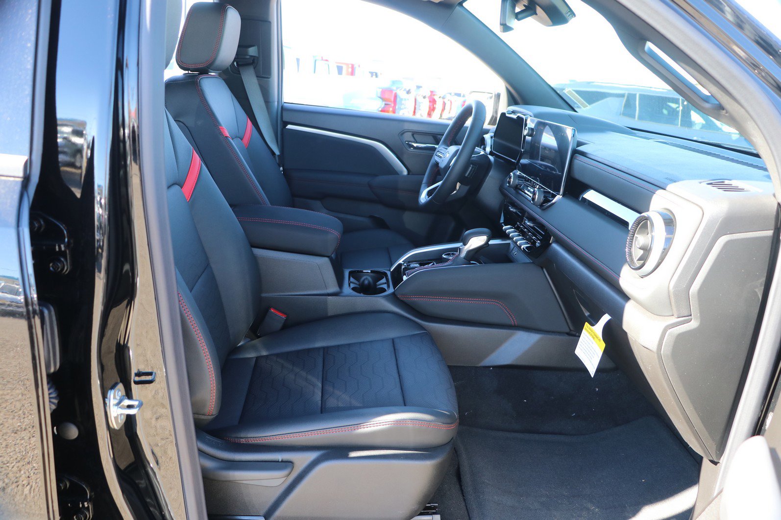 2026 Chevrolet Colorado Z71 - Photo 34