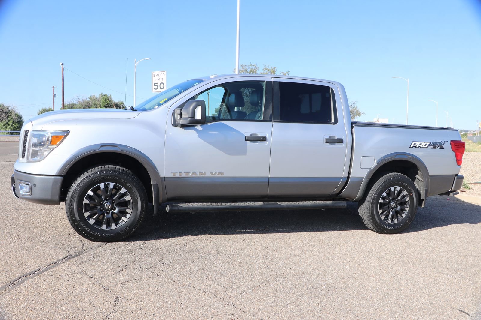 2019 Nissan Titan PRO-4X photo 4