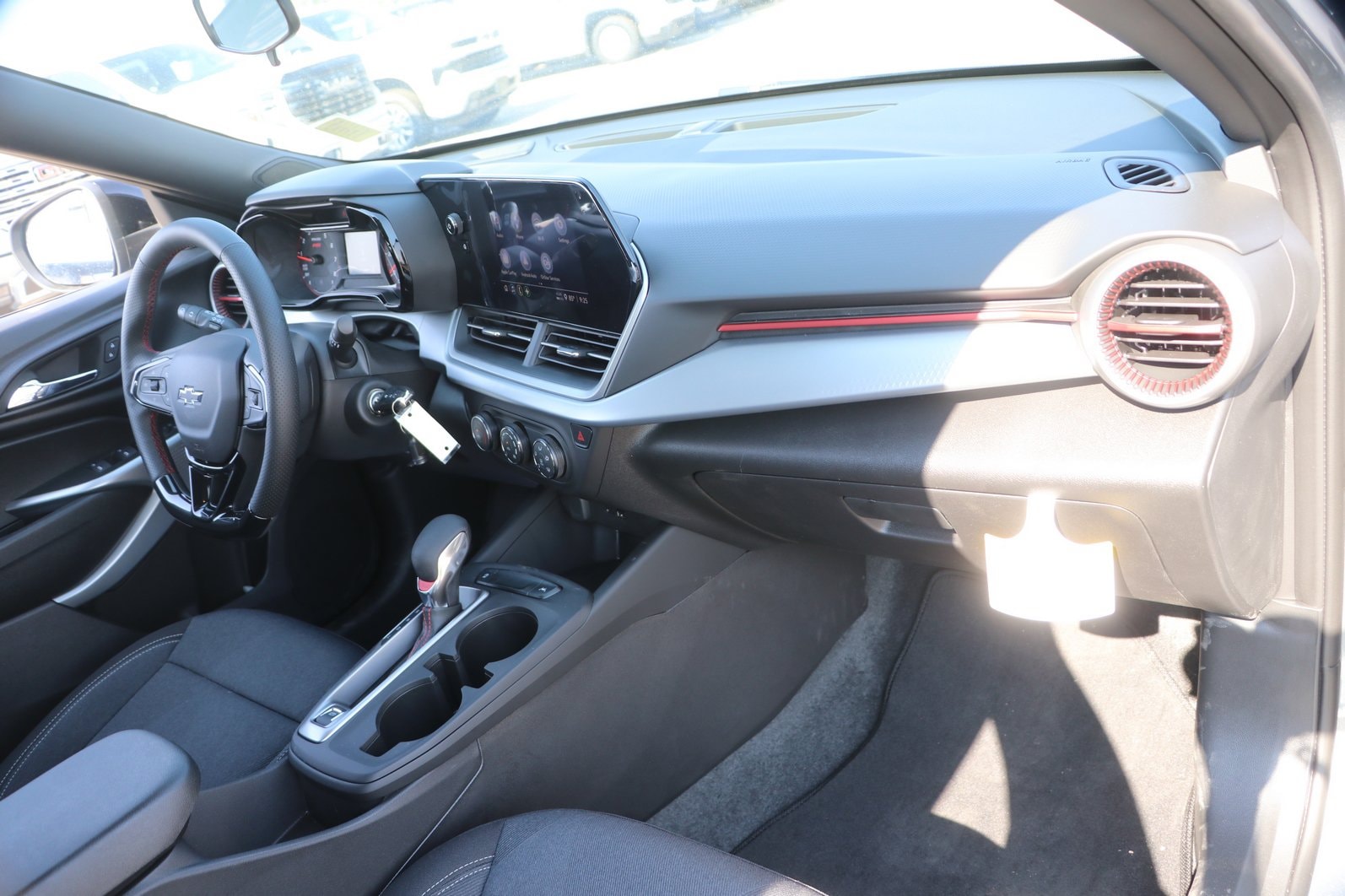 2026 Chevrolet Trax RS - Photo 35