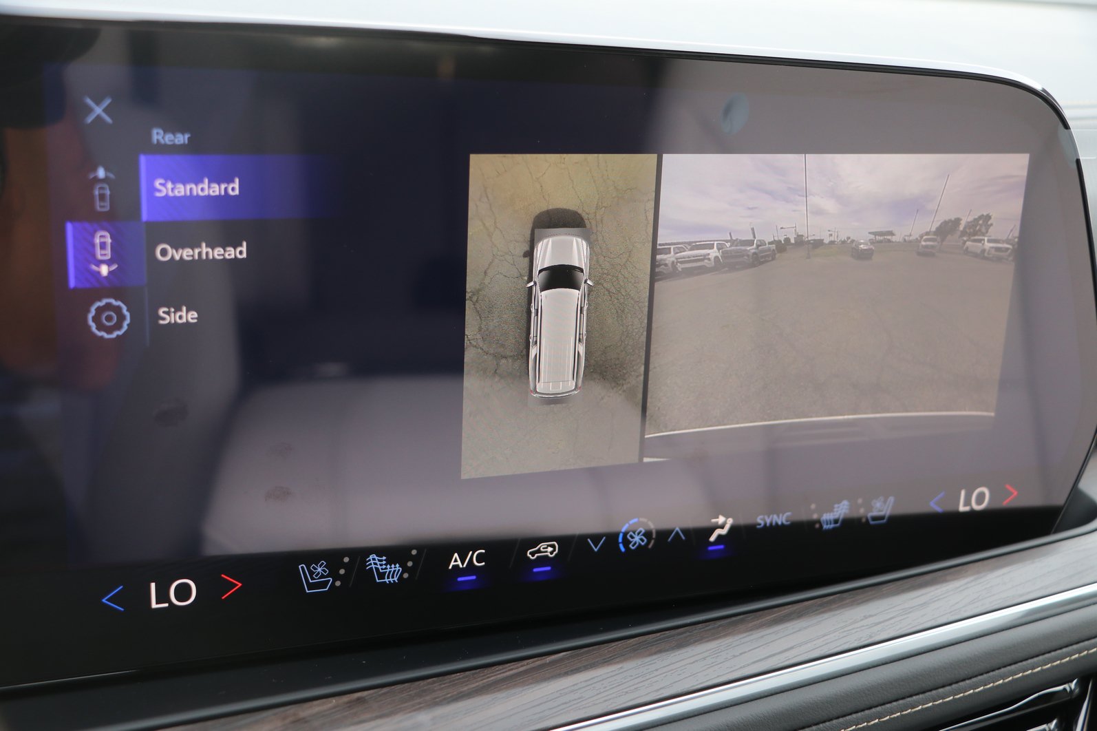 2026 Chevrolet Suburban Premier - Photo 24