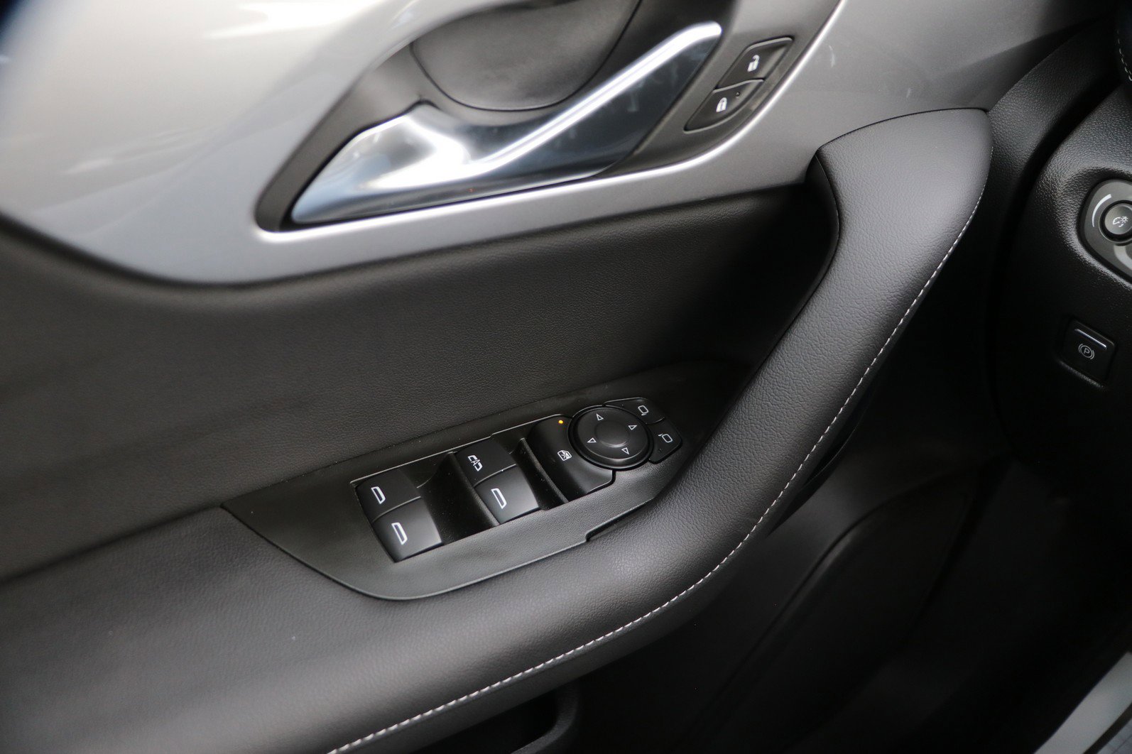 2026 Chevrolet Blazer 2LT - Photo 13