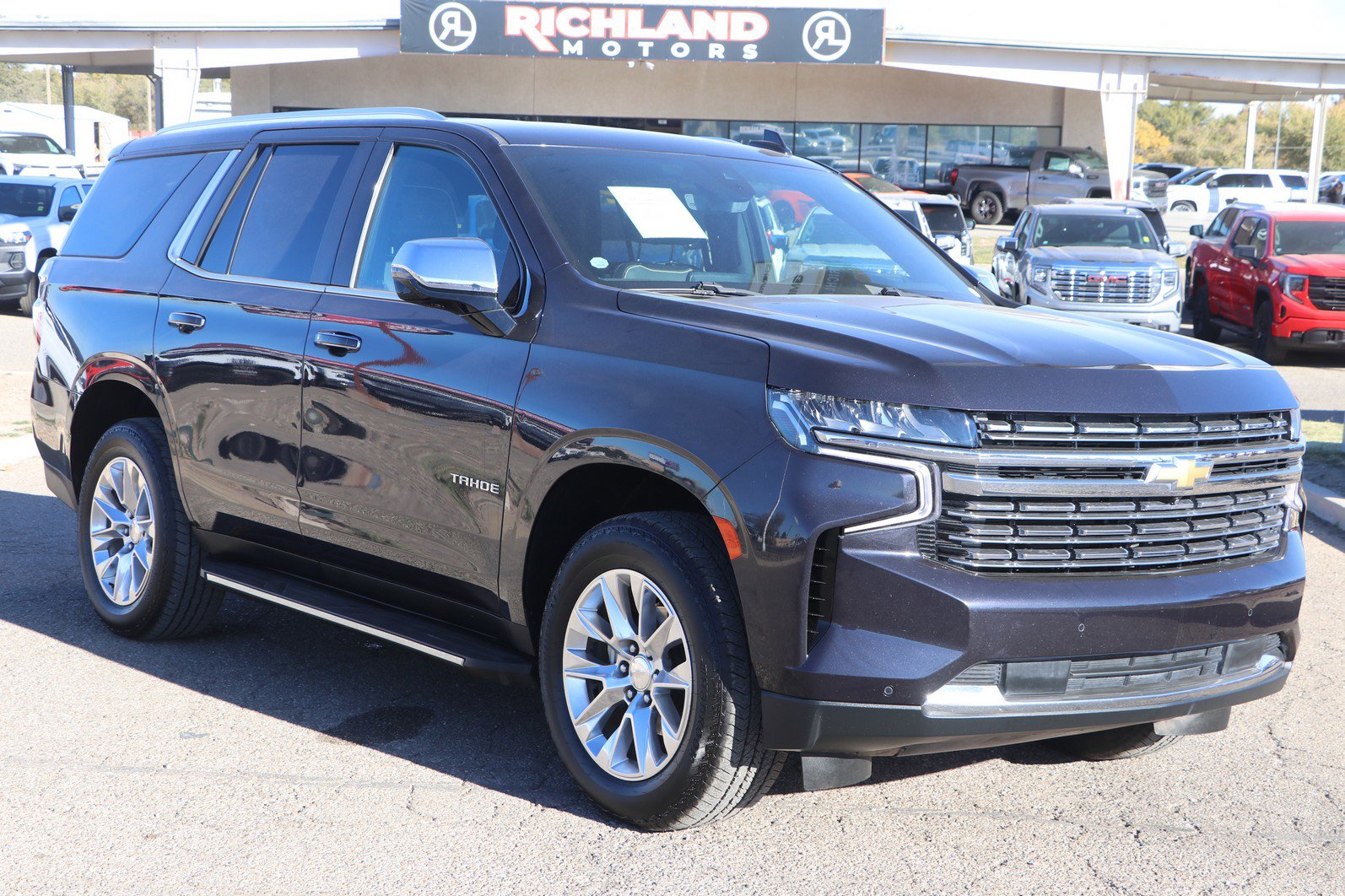 2022 Chevrolet Tahoe Premier's photo