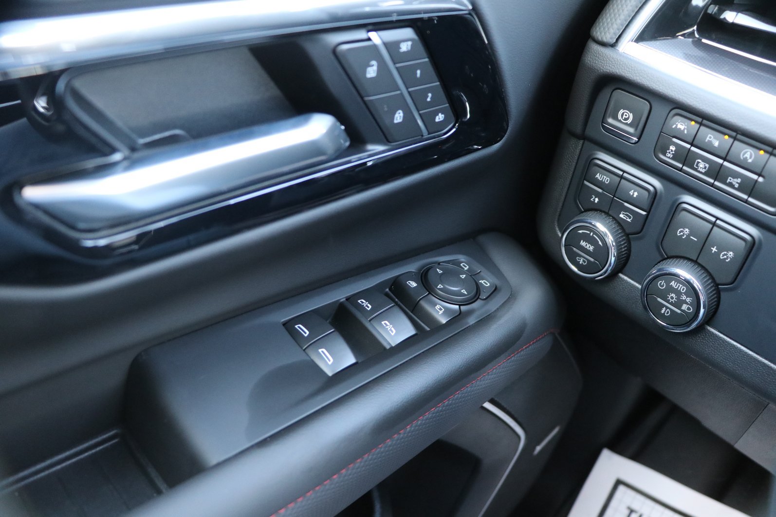 2026 Chevrolet Tahoe RST - Photo 13