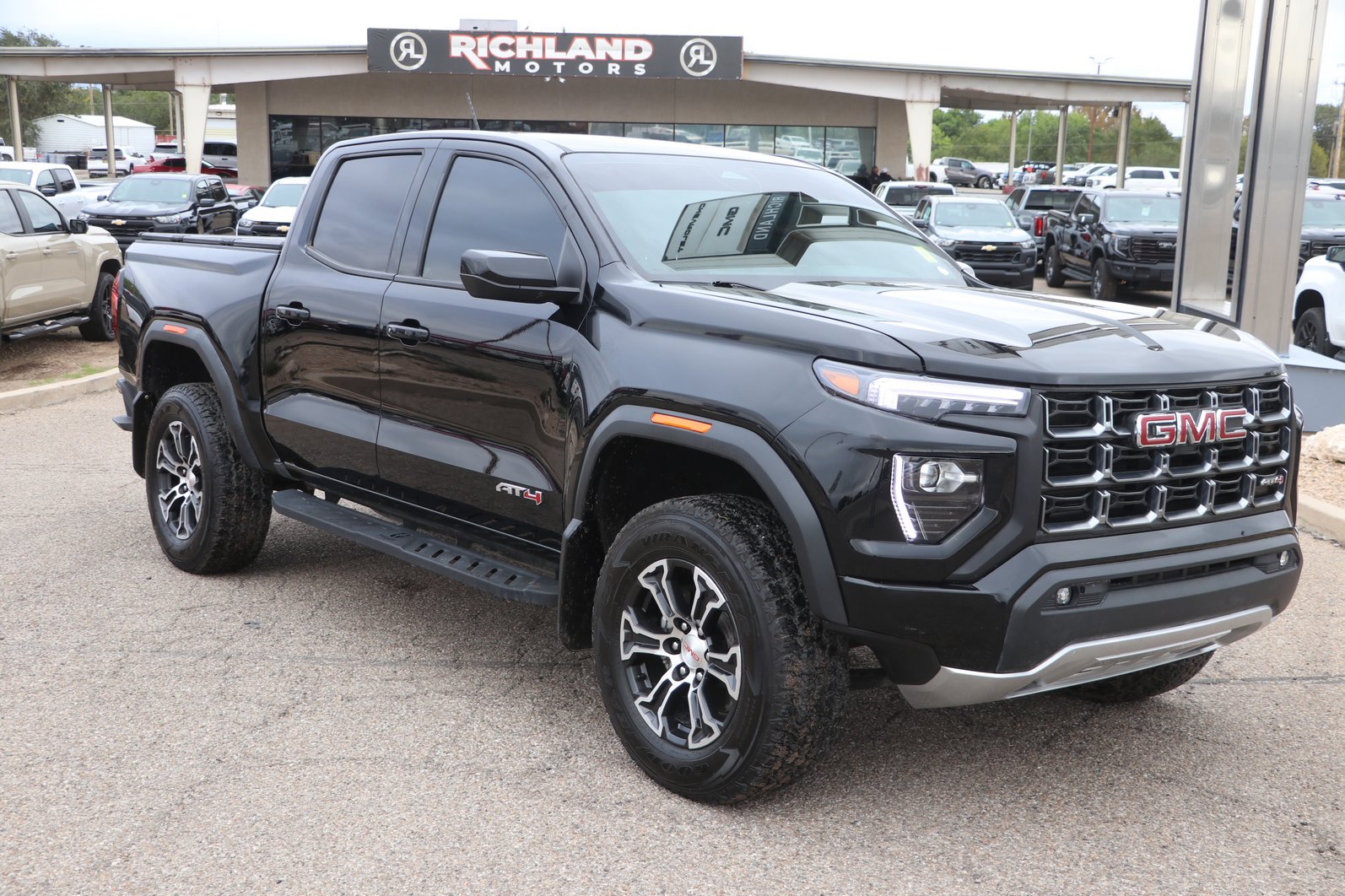 2024 GMC Canyon