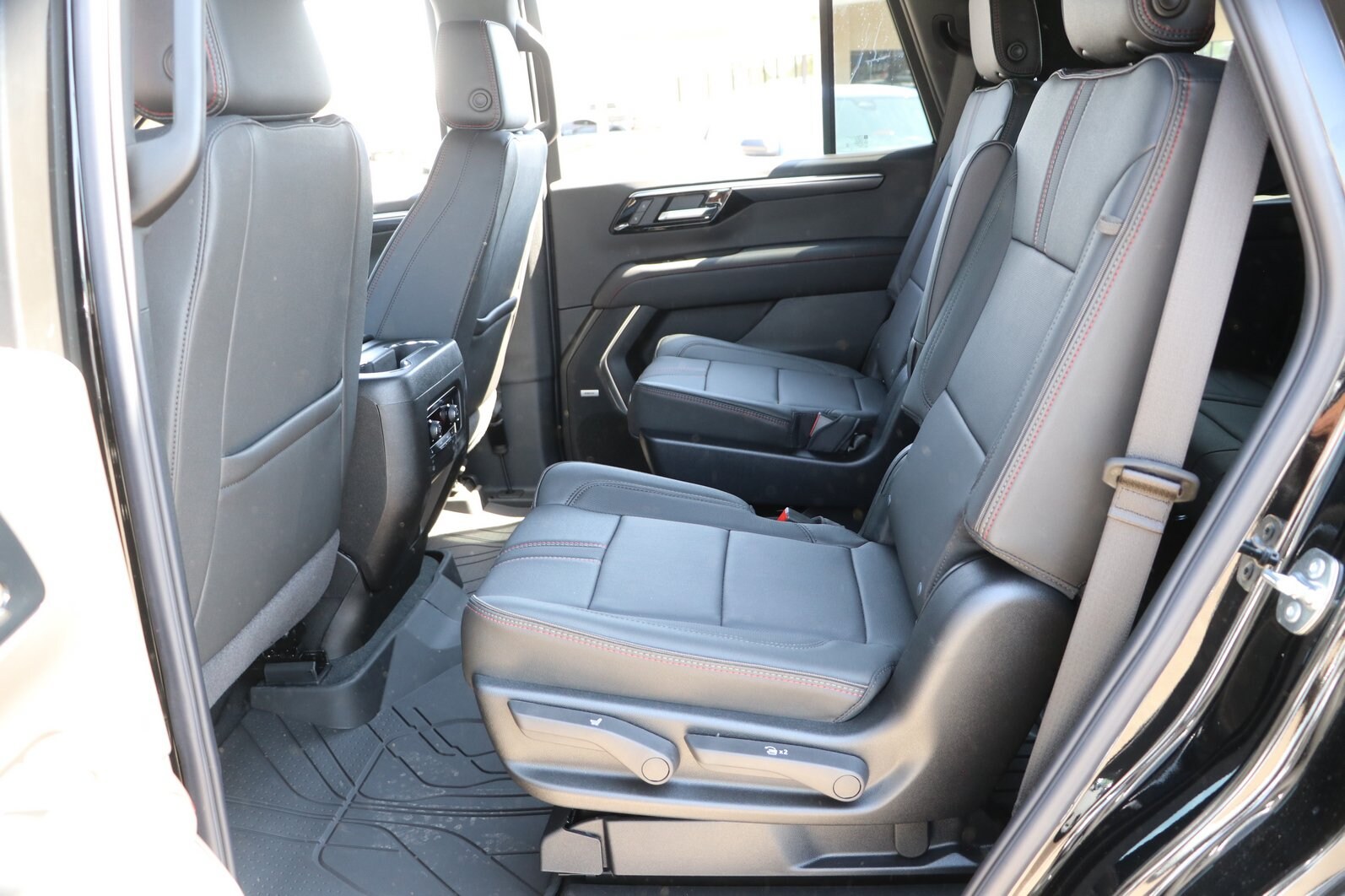 2026 Chevrolet Tahoe RST - Photo 28