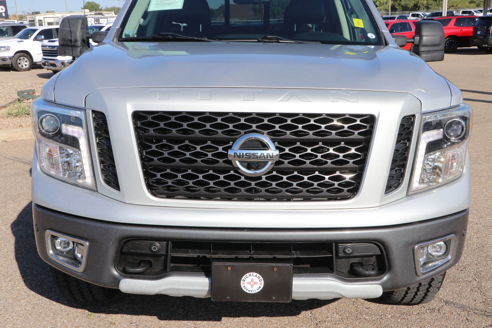 2019 Nissan Titan PRO-4X photo 2