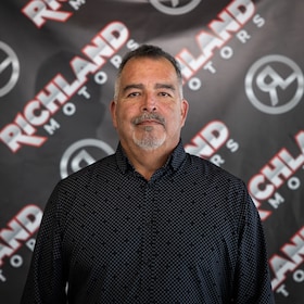 Staff member Martin Hernandez from ID_394a7e545160