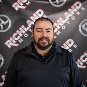 Staff member Brandon Johnson from ID_75f98137e524