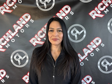 Staff member Sandy Tarin from ID_75f98137e524