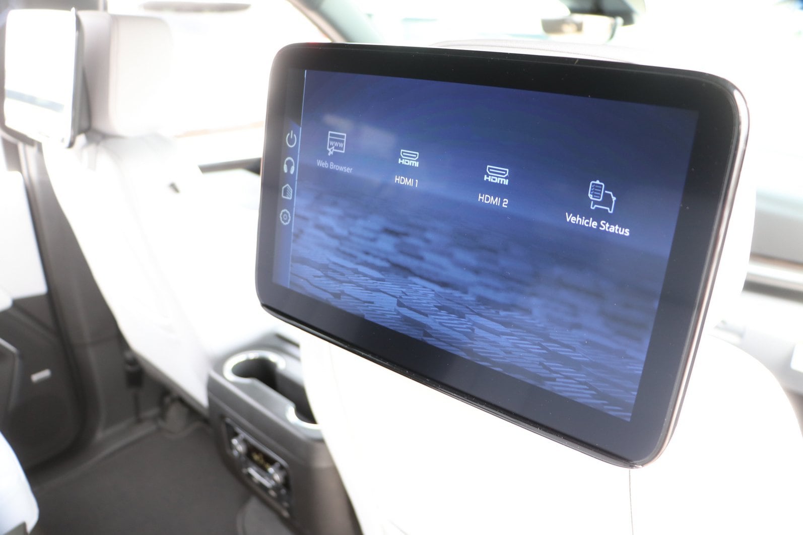 2026 Chevrolet Suburban Premier - Photo 37