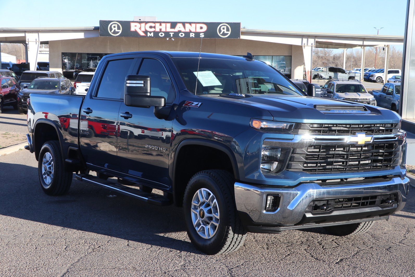 2025 Chevrolet Silverado 2500HD LT's photo