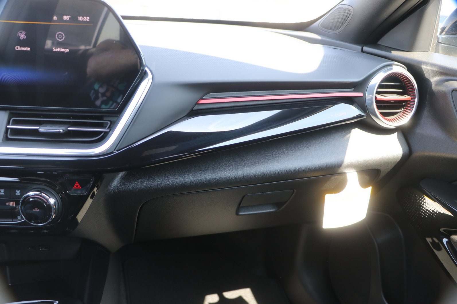 2026 Chevrolet Trax RS - Photo 28