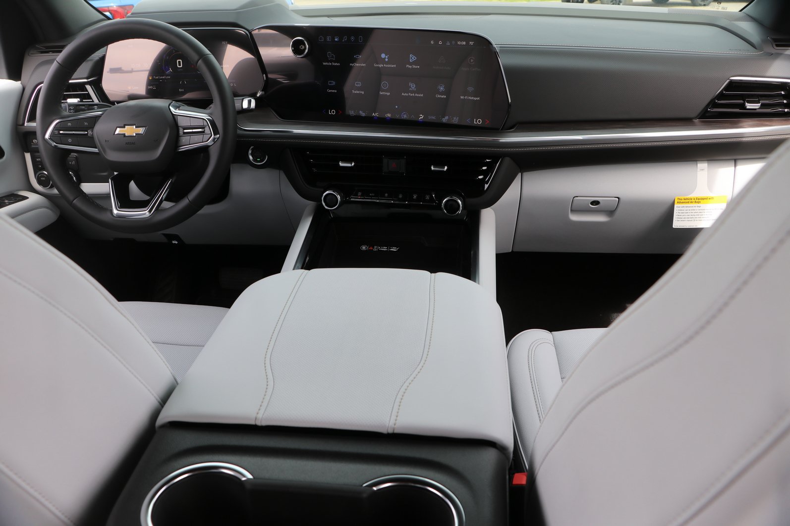 2026 Chevrolet Suburban Premier - Photo 18