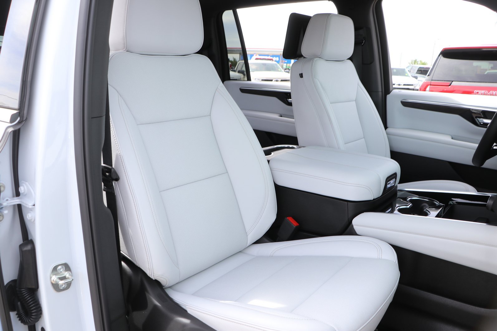 2026 Chevrolet Suburban Premier - Photo 40