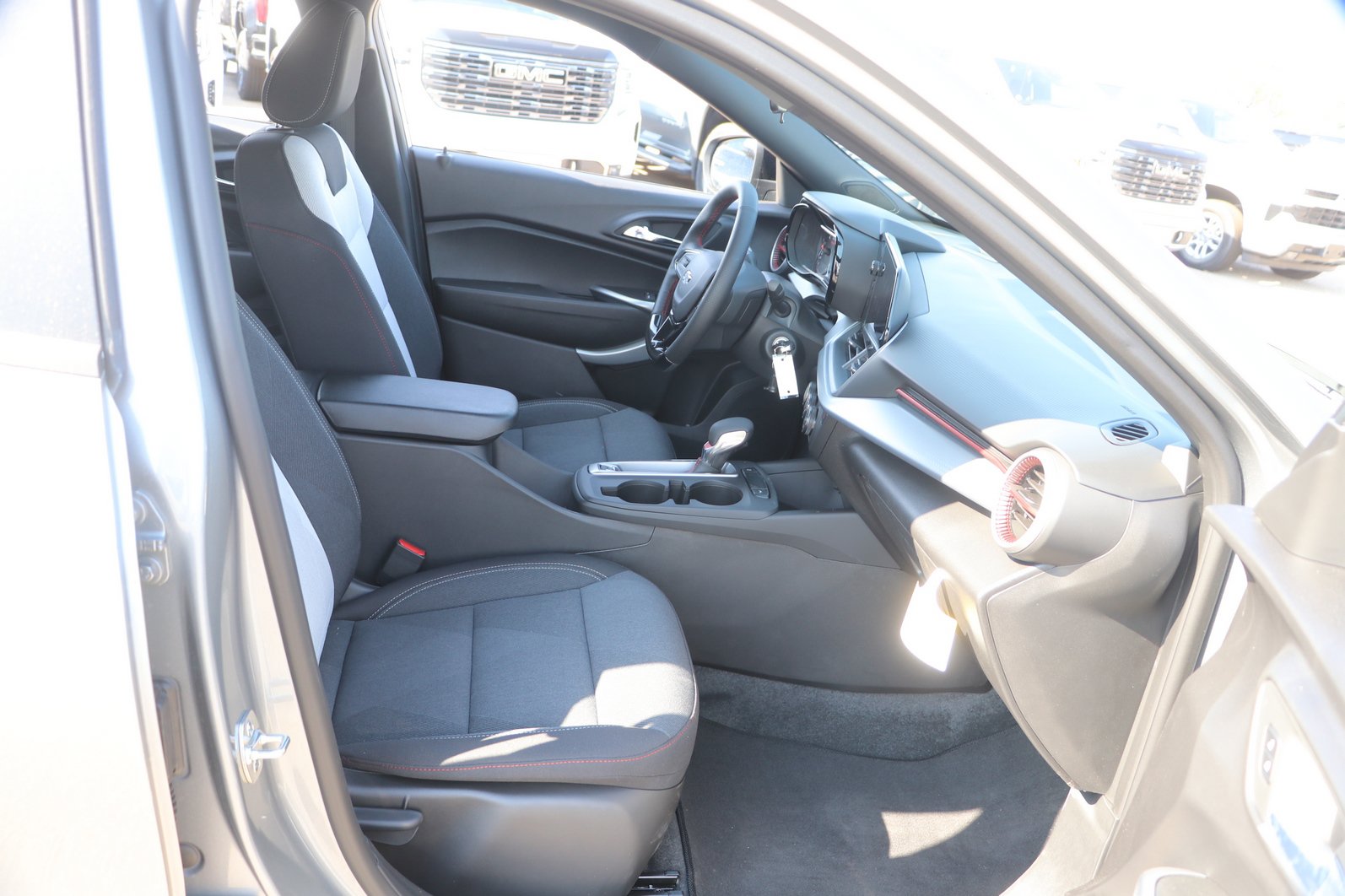 2026 Chevrolet Trax RS - Photo 33