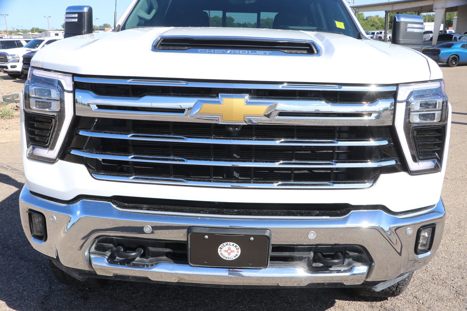 2025 Chevrolet Silverado 2500HD LTZ photo 2