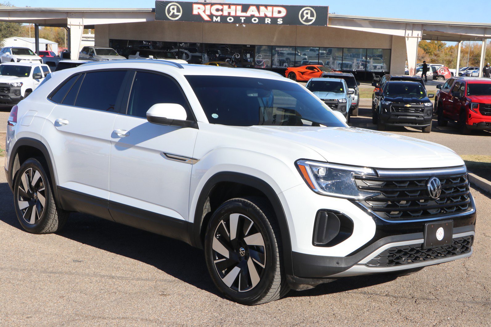 2024 Volkswagen Atlas Cross Sport SE w/Tech's photo