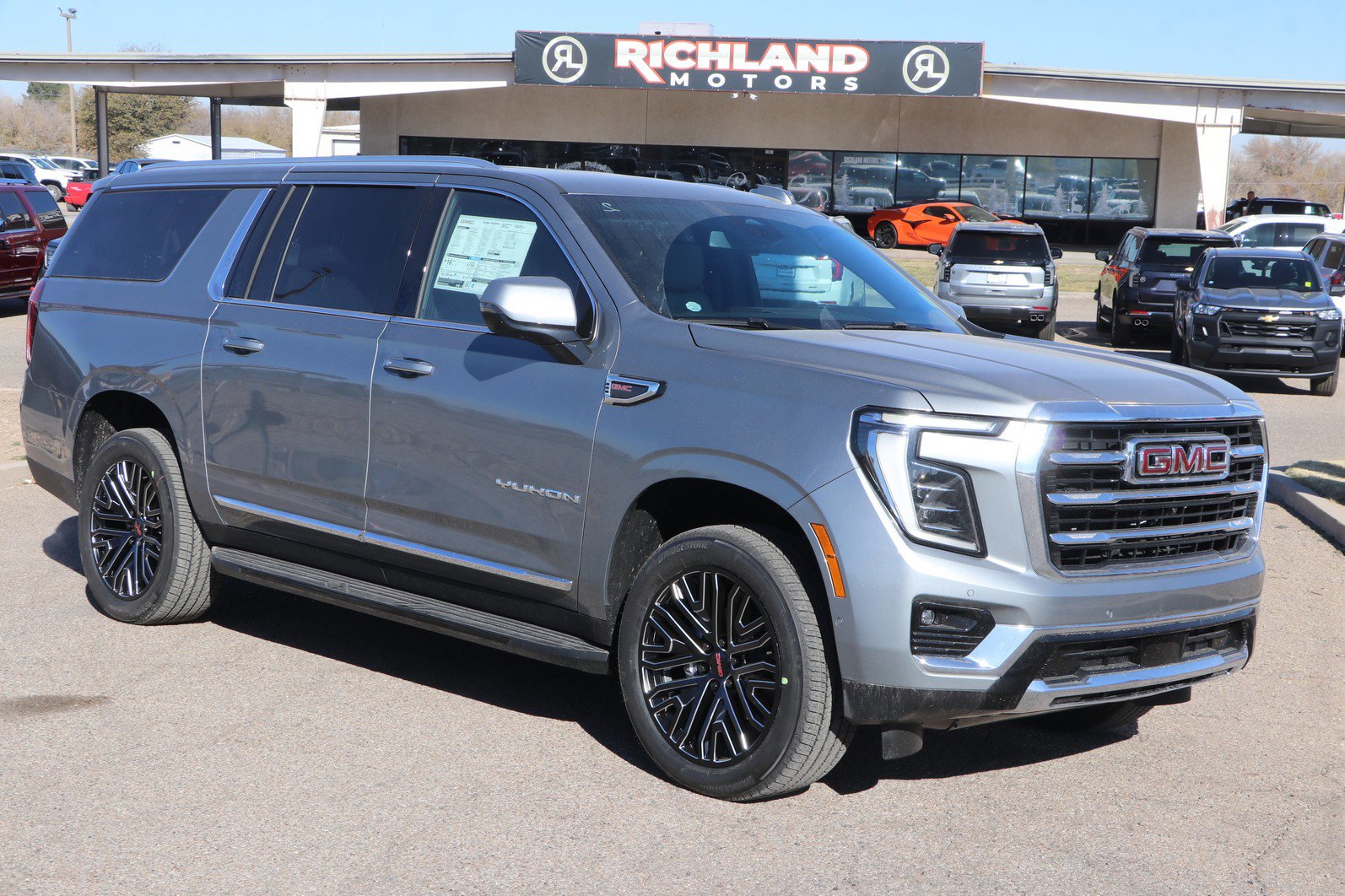 2026 GMC Yukon XL Elevation's photo