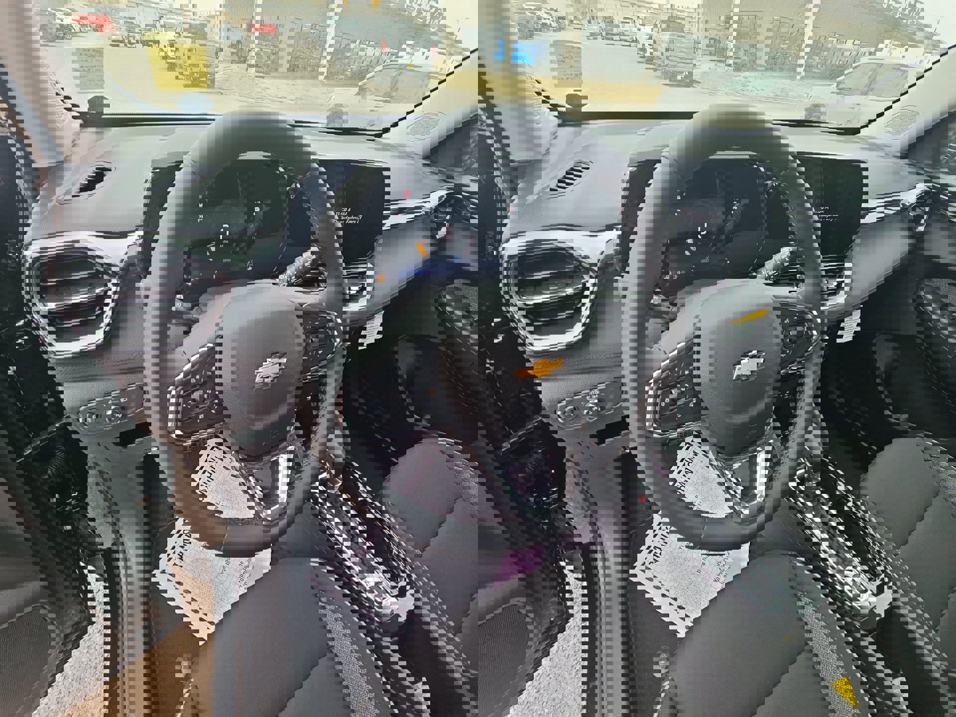 2025 Chevrolet Trailblazer LT photo 2