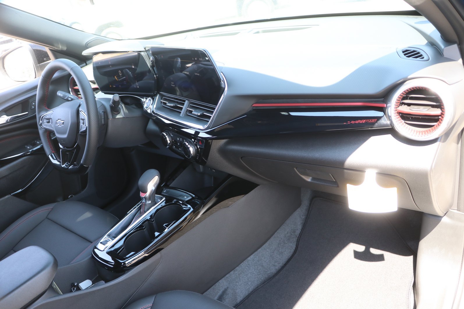 2026 Chevrolet Trax RS - Photo 35