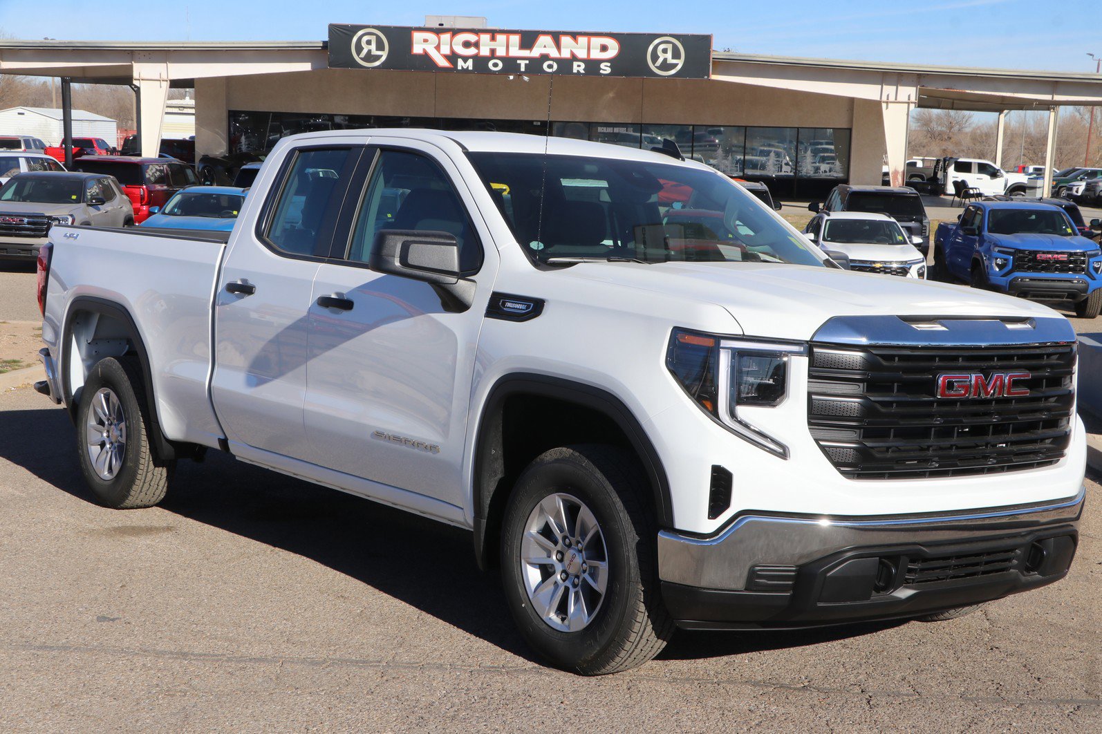 2026 GMC Sierra 1500 Pro's photo