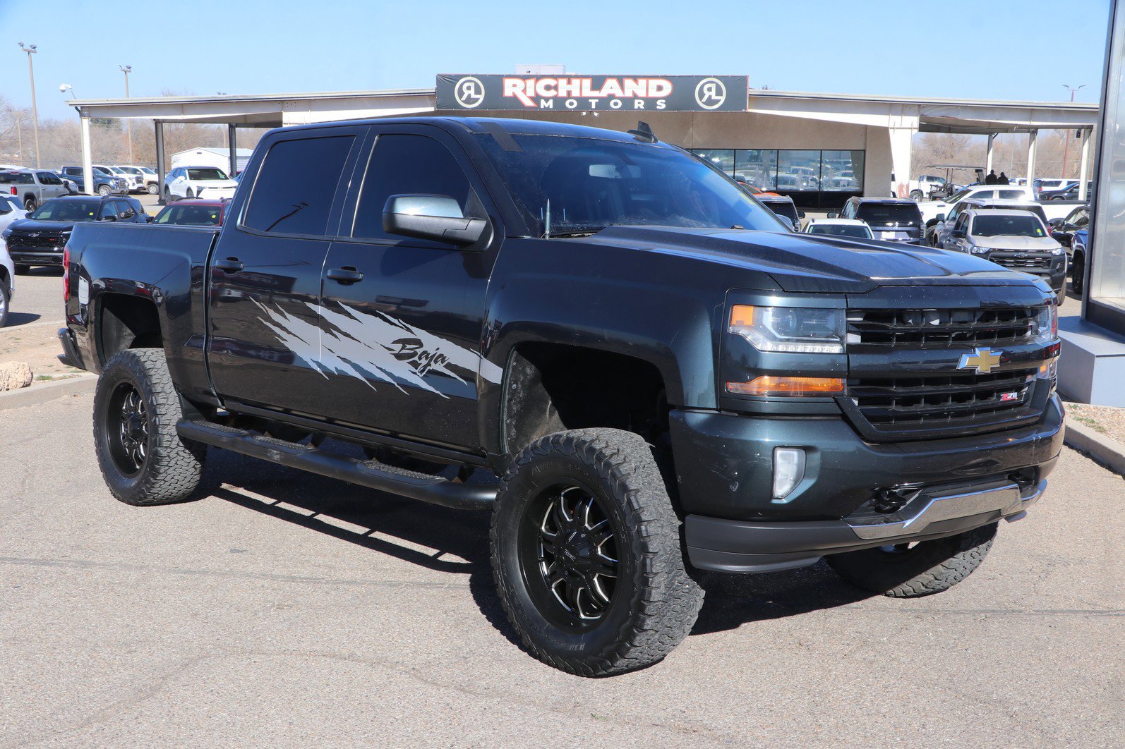2017 Chevrolet Silverado 1500 LT's photo
