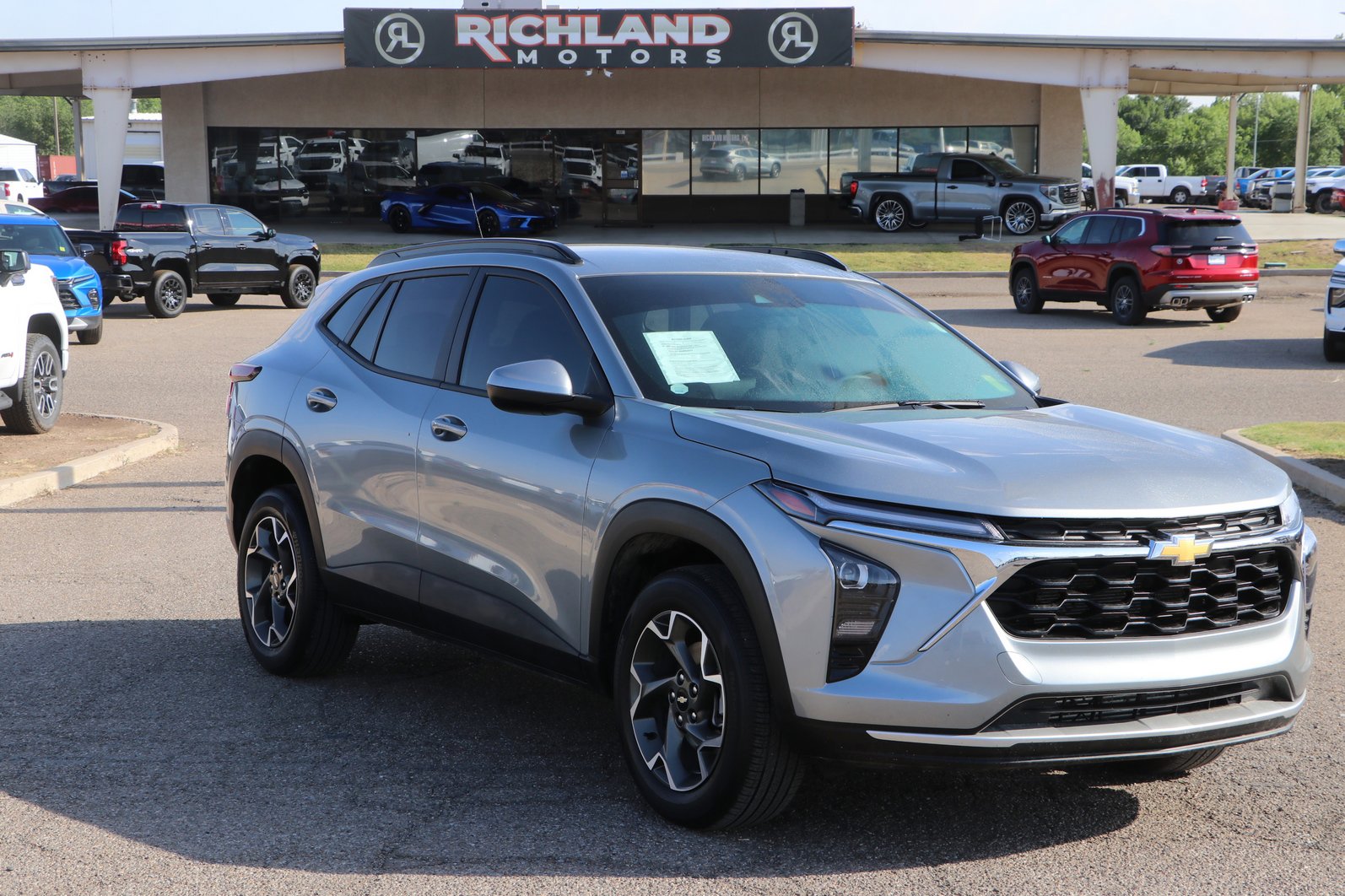 2025 Chevrolet Trax LT's photo