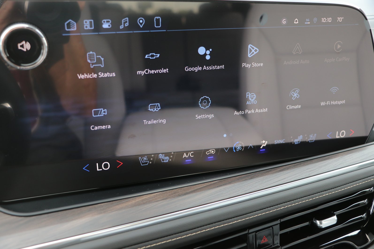 2026 Chevrolet Suburban Premier - Photo 22