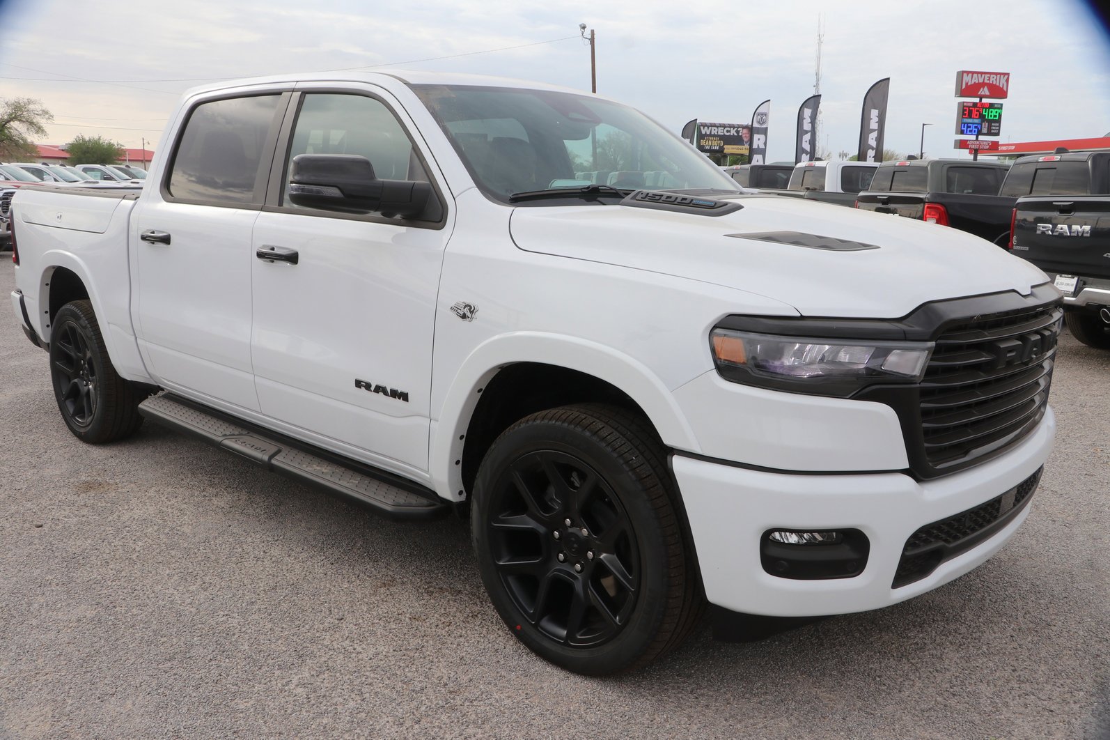 2026 Ram 1500 LARAMIE CREW CAB 4X4 5'7 BOX