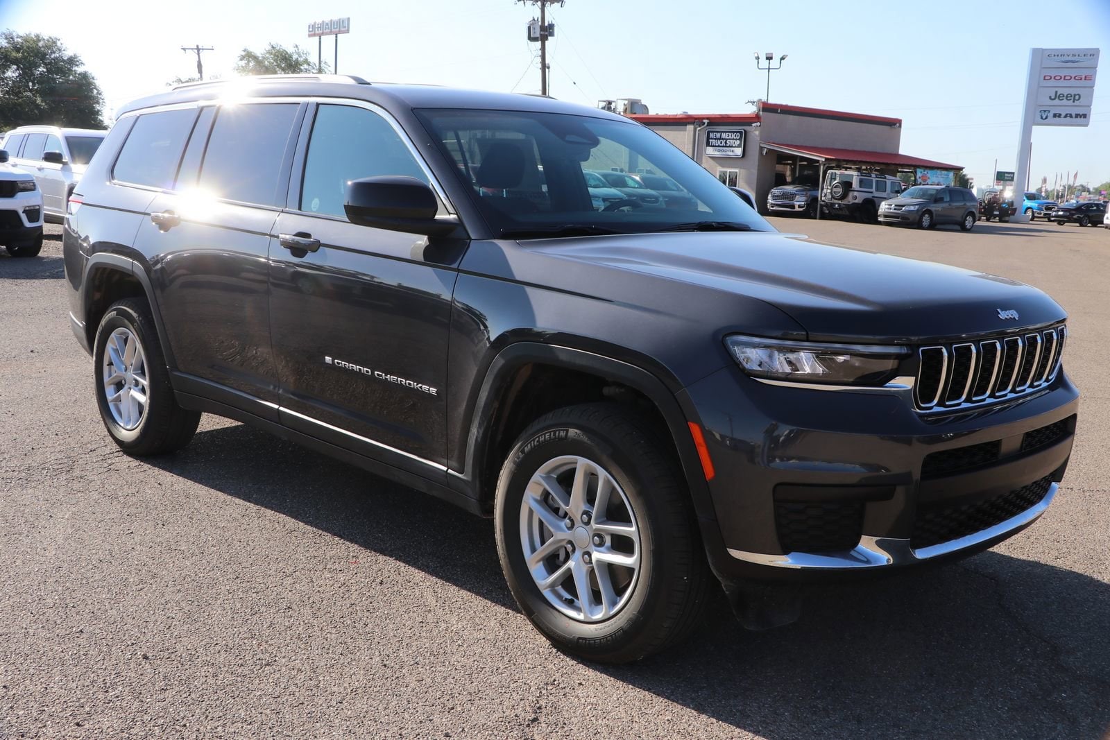 2025 Jeep Grand Cherokee L LAREDO 4X4