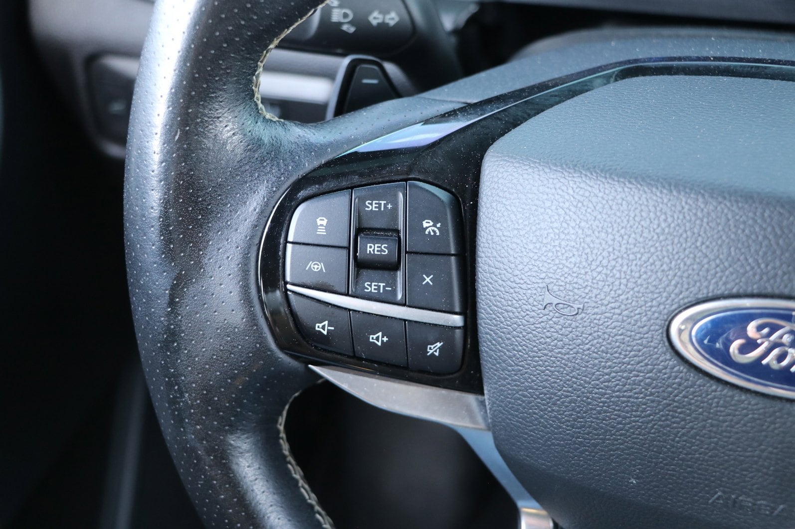 2022 Ford Explorer ST - Photo 20