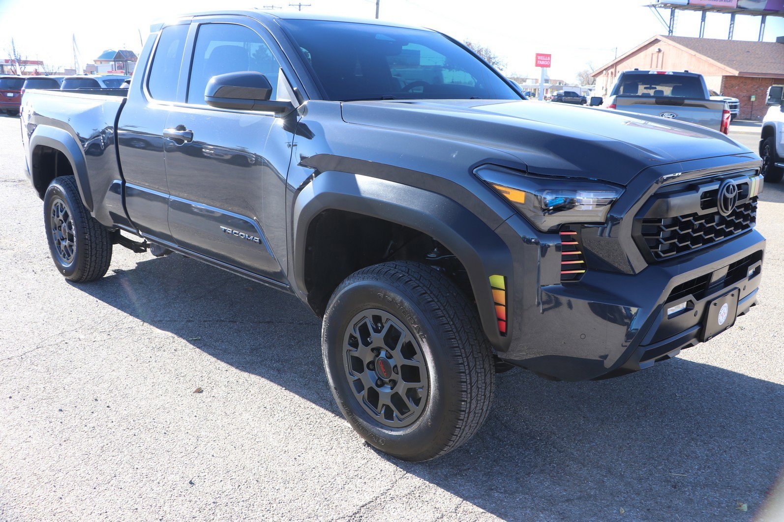2025 Toyota Tacoma TRD PreRunner's photo