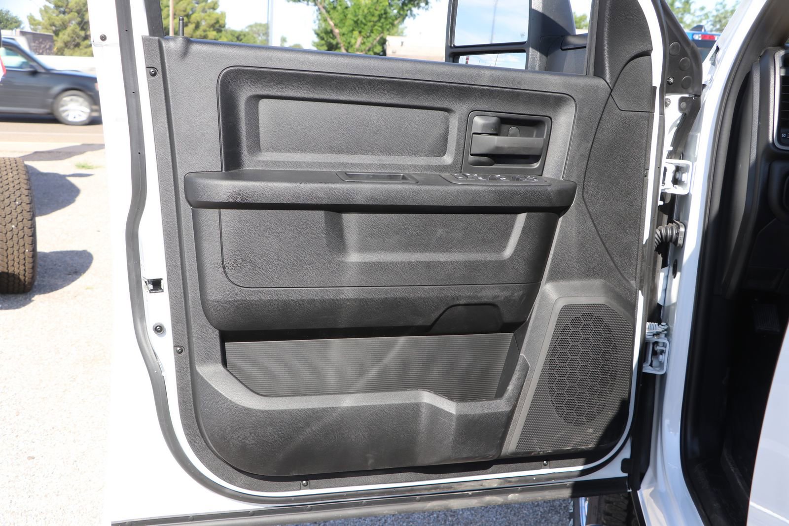 2025 RAM 2500 Tradesman - Photo 12