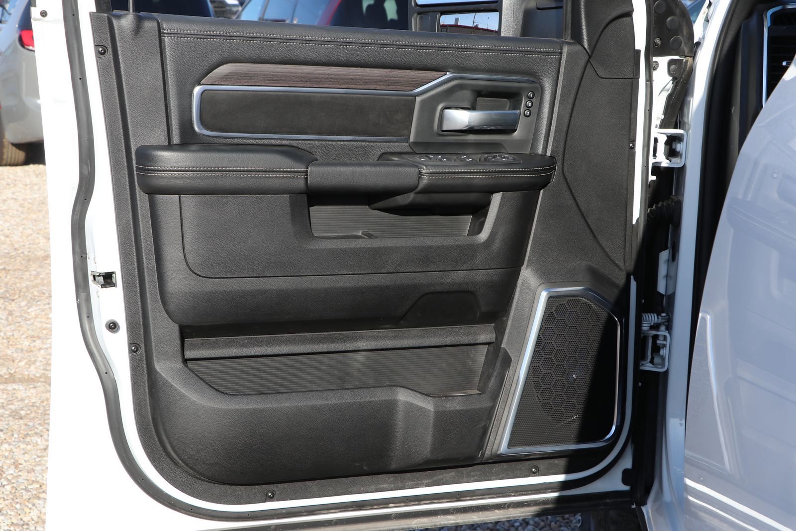 2025 RAM 2500 Laramie - Photo 12