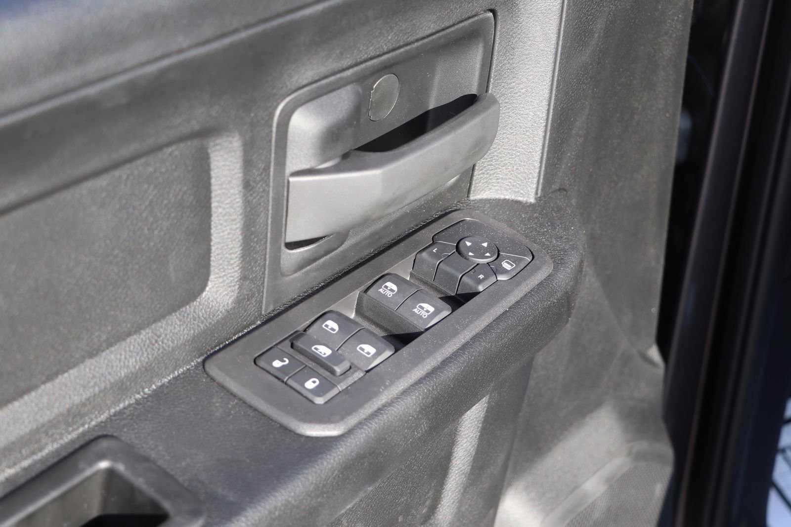 2025 RAM 2500 Tradesman - Photo 13