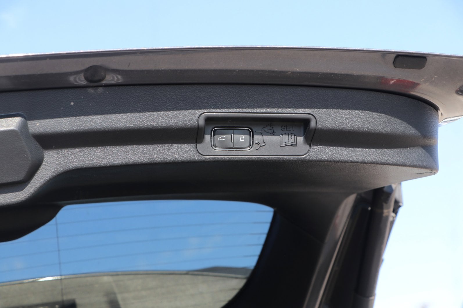 2022 Ford Explorer ST - Photo 34