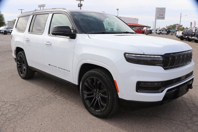 2024 Jeep Grand Wagoneer Series II's photo