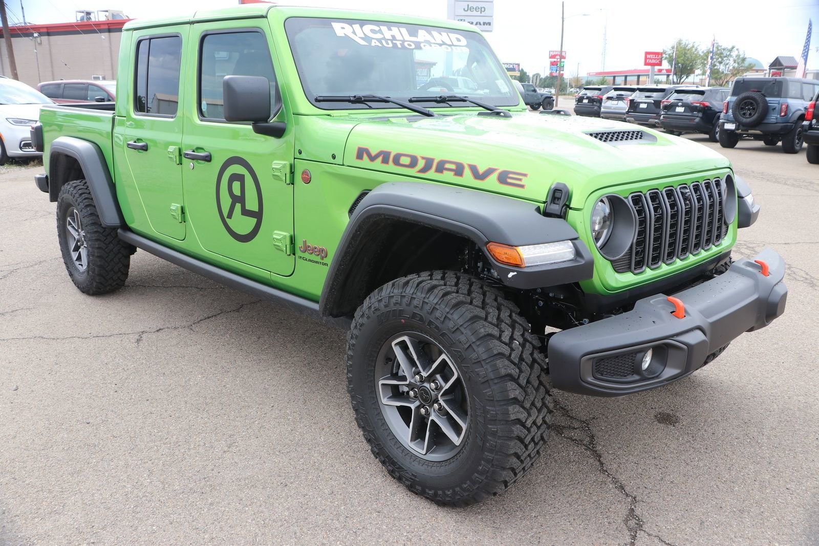 2025 Jeep Gladiator Mojave's photo