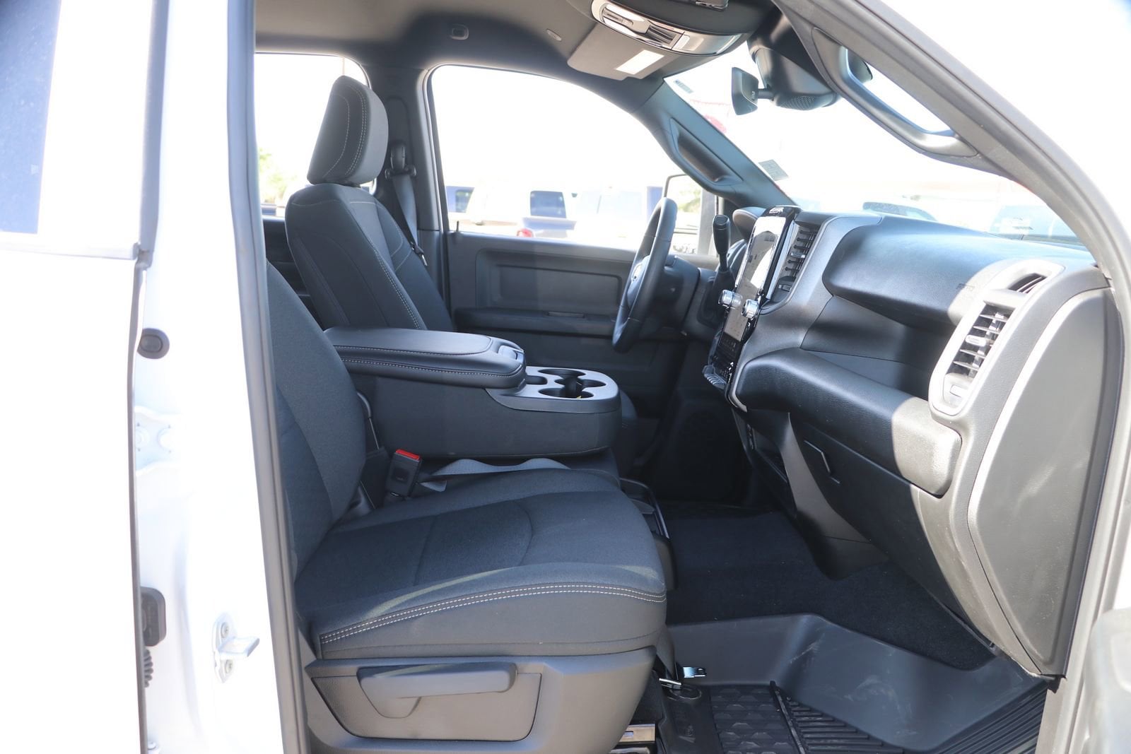 2025 RAM 2500 Tradesman - Photo 32