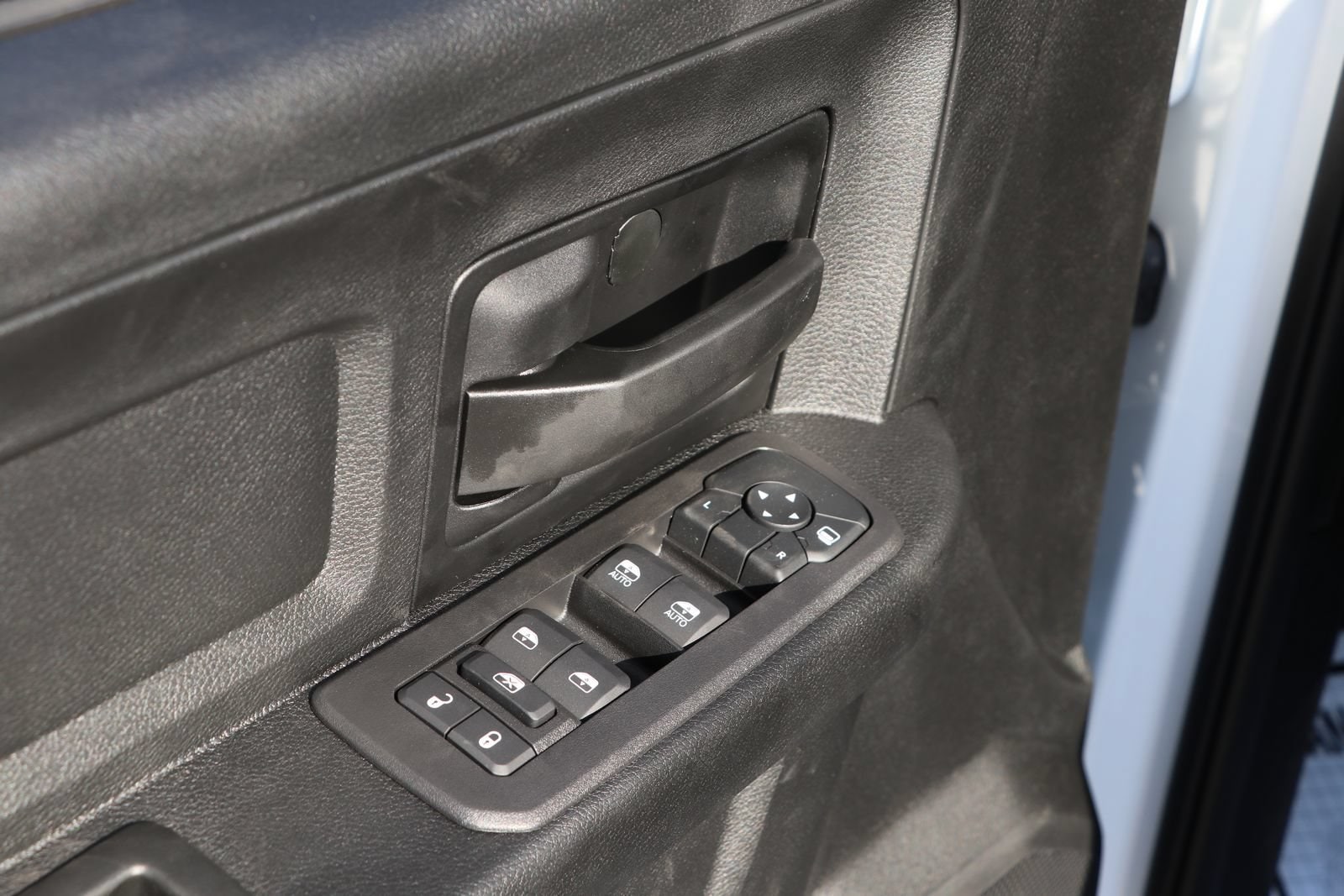 2025 RAM 2500 Tradesman - Photo 13