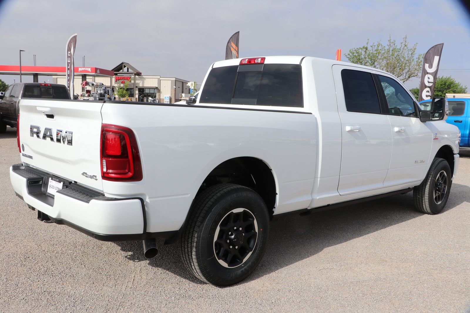 2025 RAM 2500 Laramie - Photo 8