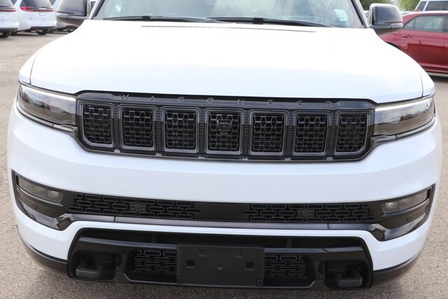 2024 Jeep Grand Wagoneer II photo 2
