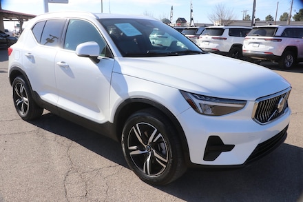 2024 Volvo XC40 B5 Core SUV