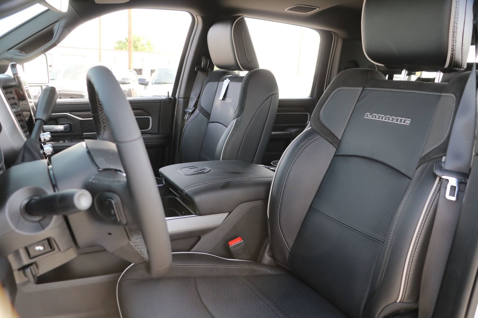 2025 RAM 2500 Laramie - Photo 15