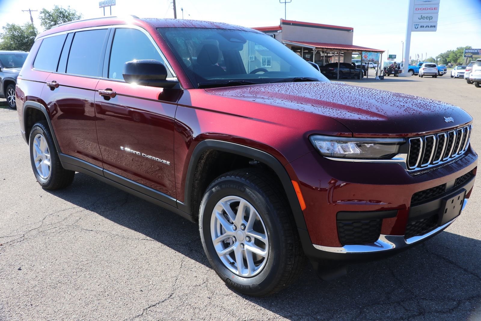 2025 Jeep Grand Cherokee L LAREDO 4X4