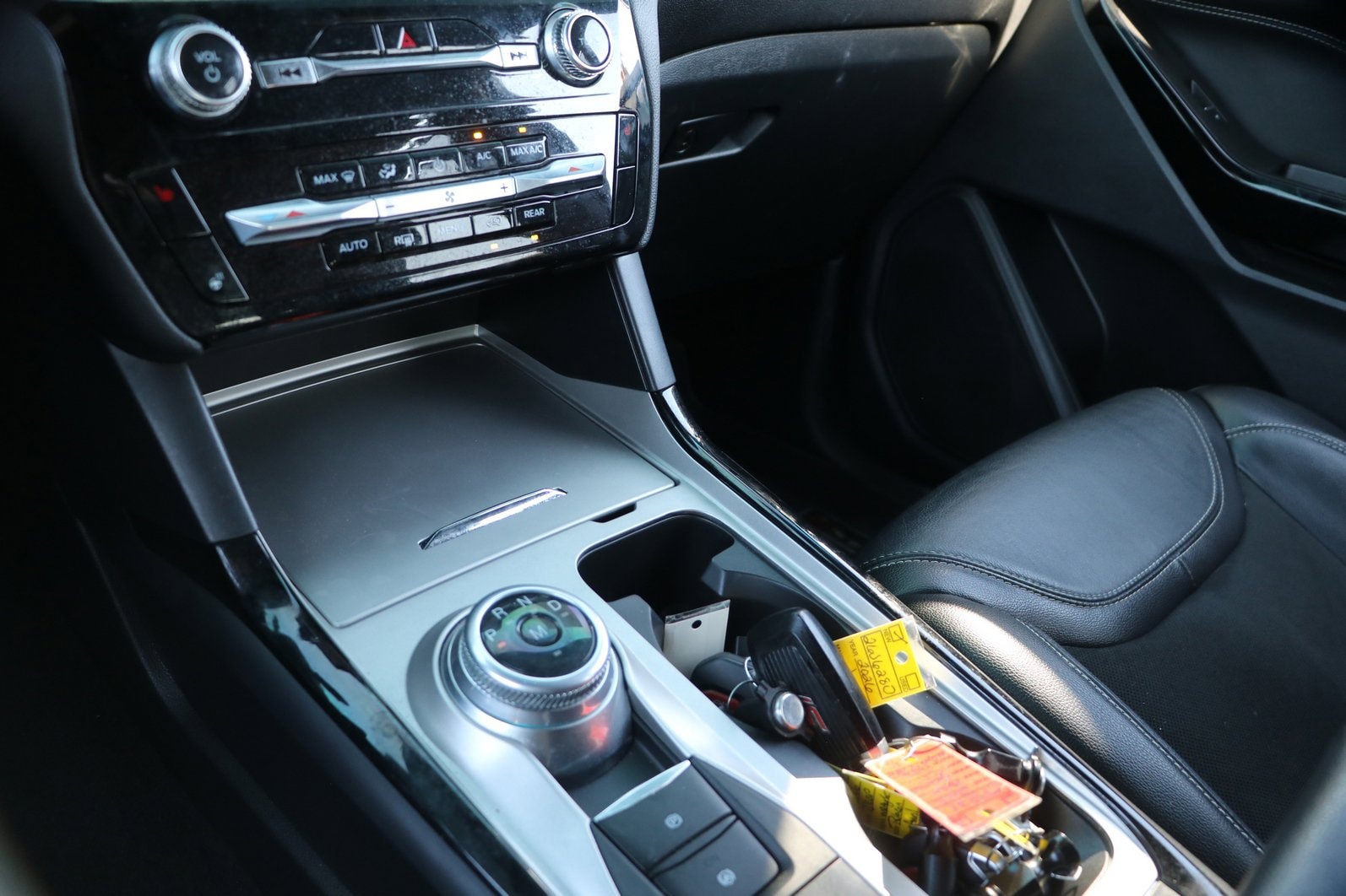 2022 Ford Explorer ST - Photo 28
