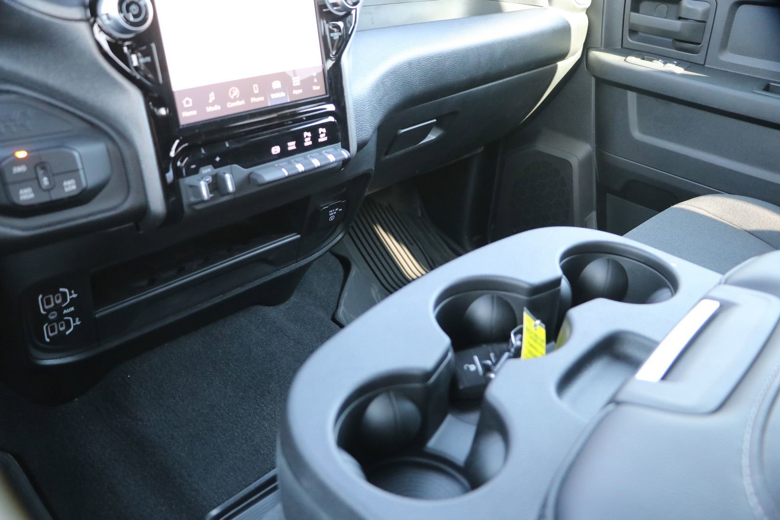 2025 RAM 2500 Tradesman - Photo 25