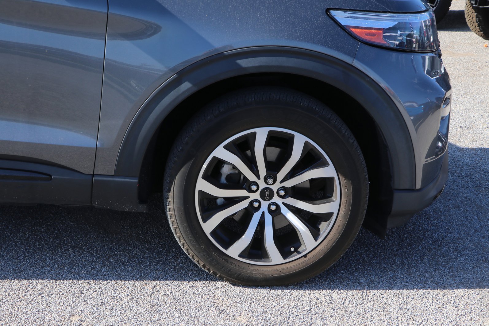 2022 Ford Explorer ST - Photo 11