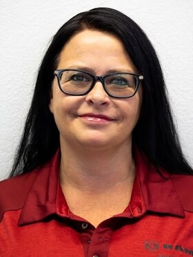 Staff member Evonne De Anda from ID_3ba097a5ed42
